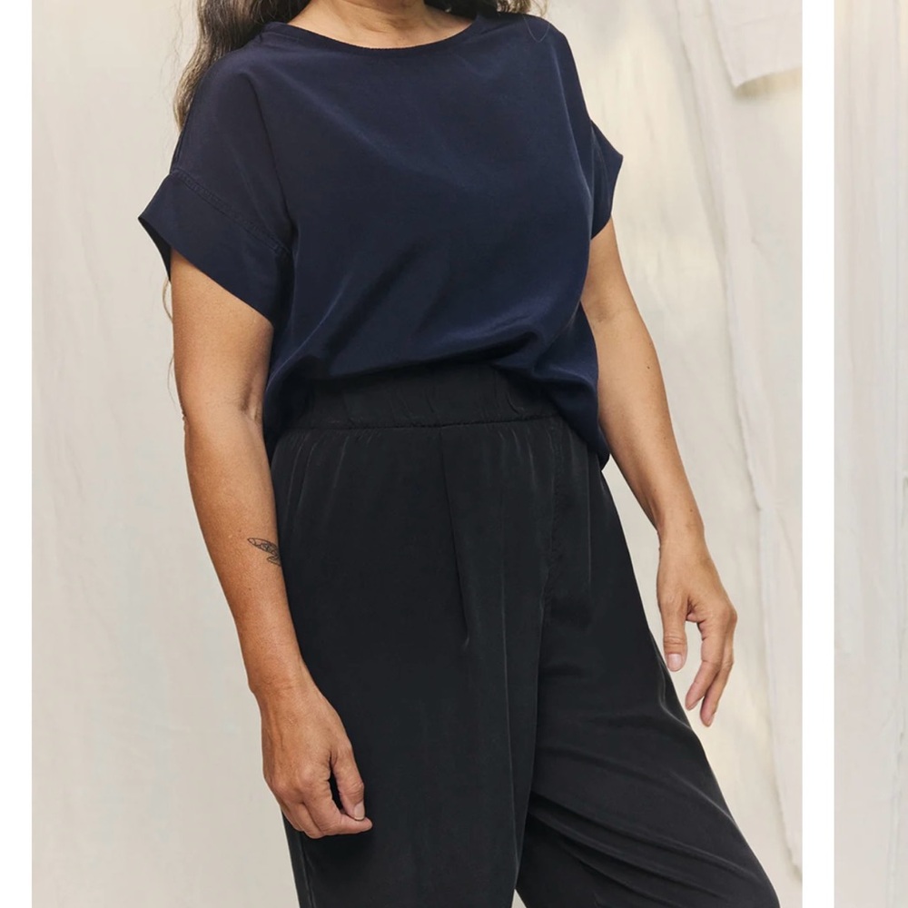 NWT Elizabeth Suzann Georgia tee in silk - Picture 2 of 5